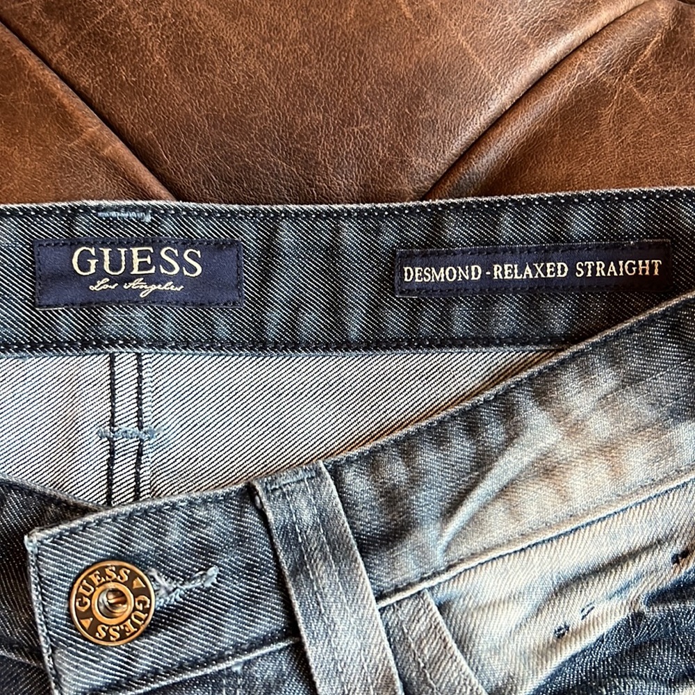 Guess - Picture 5 of 7
